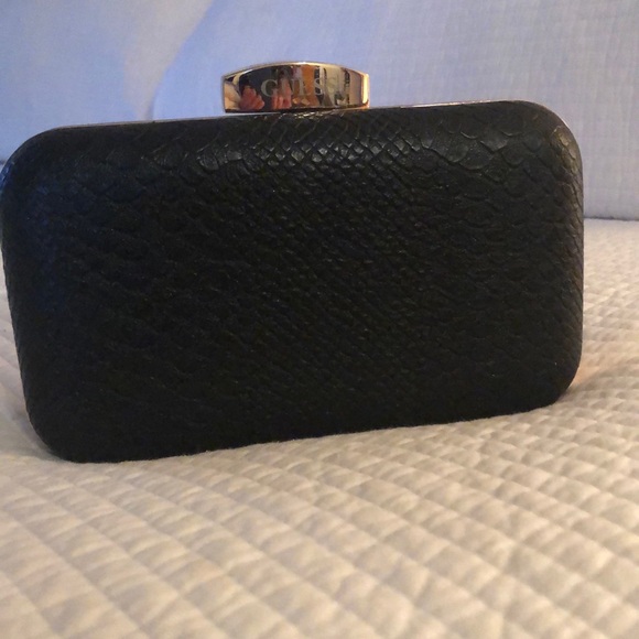 GUESS Pill box purse - Picture 4 of 12
